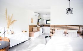 Moulinas - Studio de Rêve avec Jardin - 5 étoiles